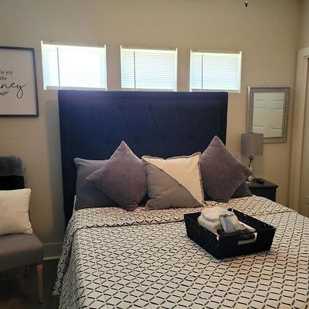 Spacious Townhouse Minutes From Downtown Sa. San Antonio Extérieur photo