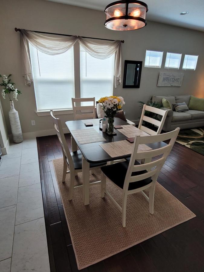 Spacious Townhouse Minutes From Downtown Sa. San Antonio Extérieur photo